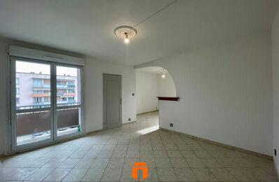 location appartement 750 € CC /mois à proximité de Bollène (84500)