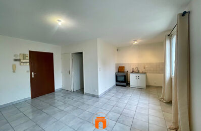 location appartement 430 € CC /mois à proximité de Bourg-Saint-Andéol (07700)