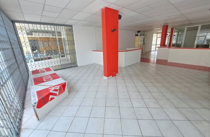 Local commercial — photo 3