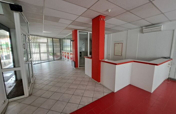 Local commercial — photo 5