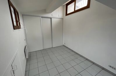 location appartement 450 € CC /mois à proximité de Saussines (34160)