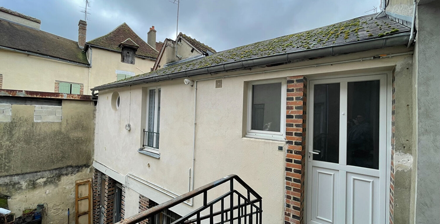 Appartement Saint Florentin avec 1 chambre — photo 1