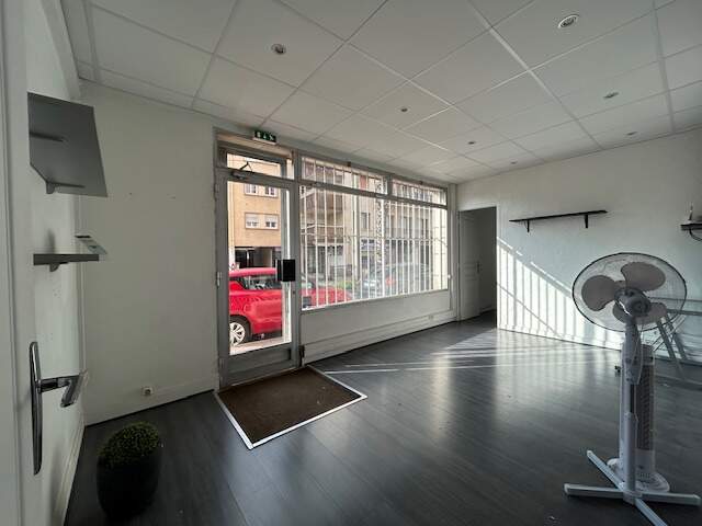 LOCAL COMMERCIAL 95 M2 — photo du bien