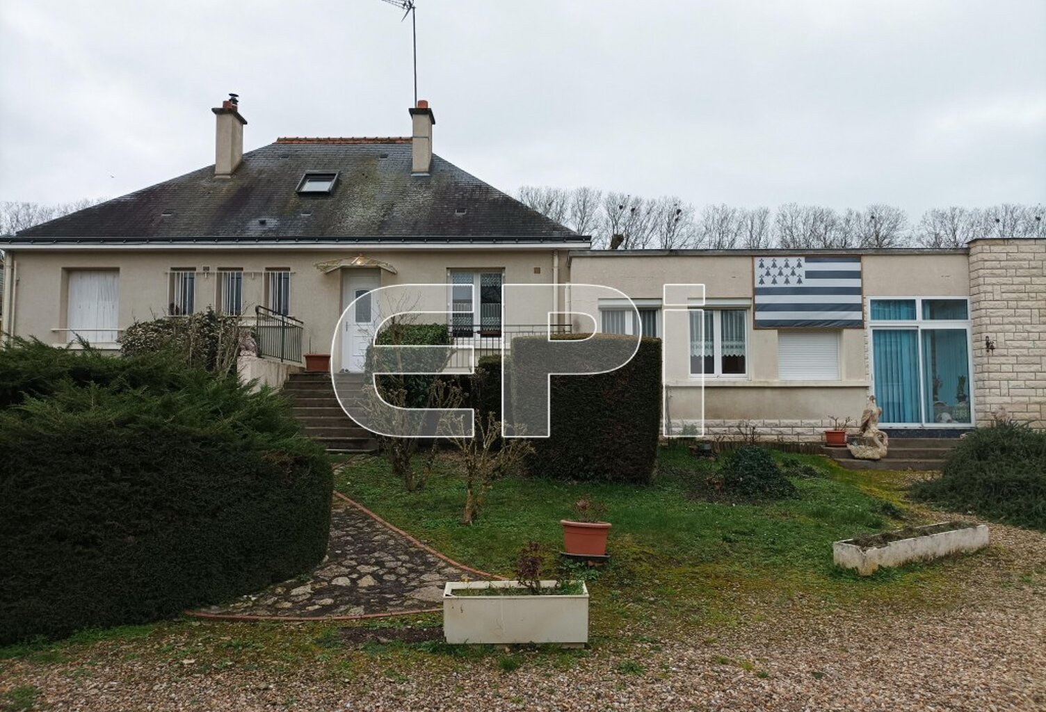 Maison d'habitation proche du centre de 282m² comprenant cuisin — photo 1