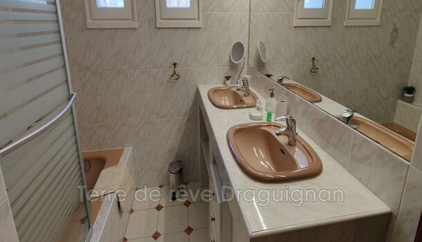 Villa / Maison 11 pièces  à vendre Draguignan 83300