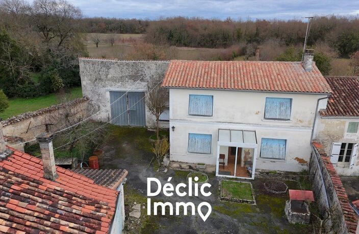 CORPS DE FERME AVEC 2 MAISONS ET DEPENDANCES — photo 2
