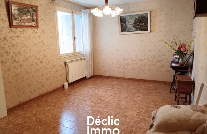CORPS DE FERME AVEC 2 MAISONS ET DEPENDANCES — photo 4