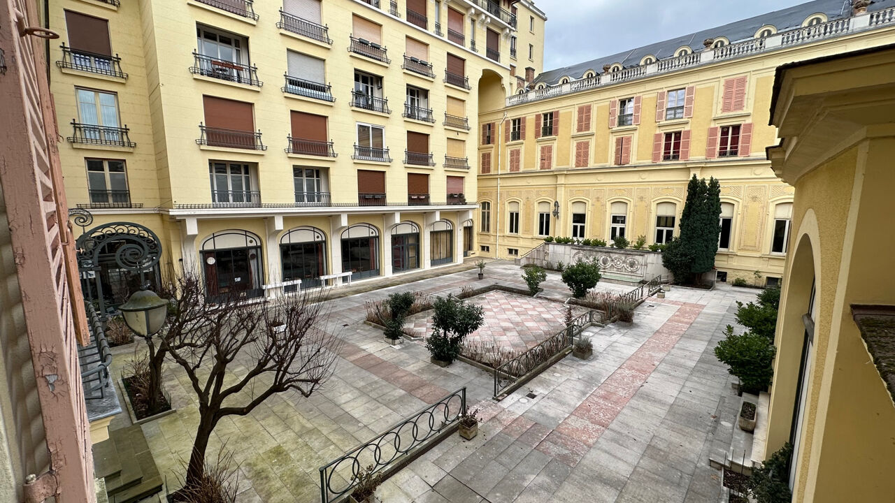 bureau  pièces 326 m2 à vendre à Vichy (03200)