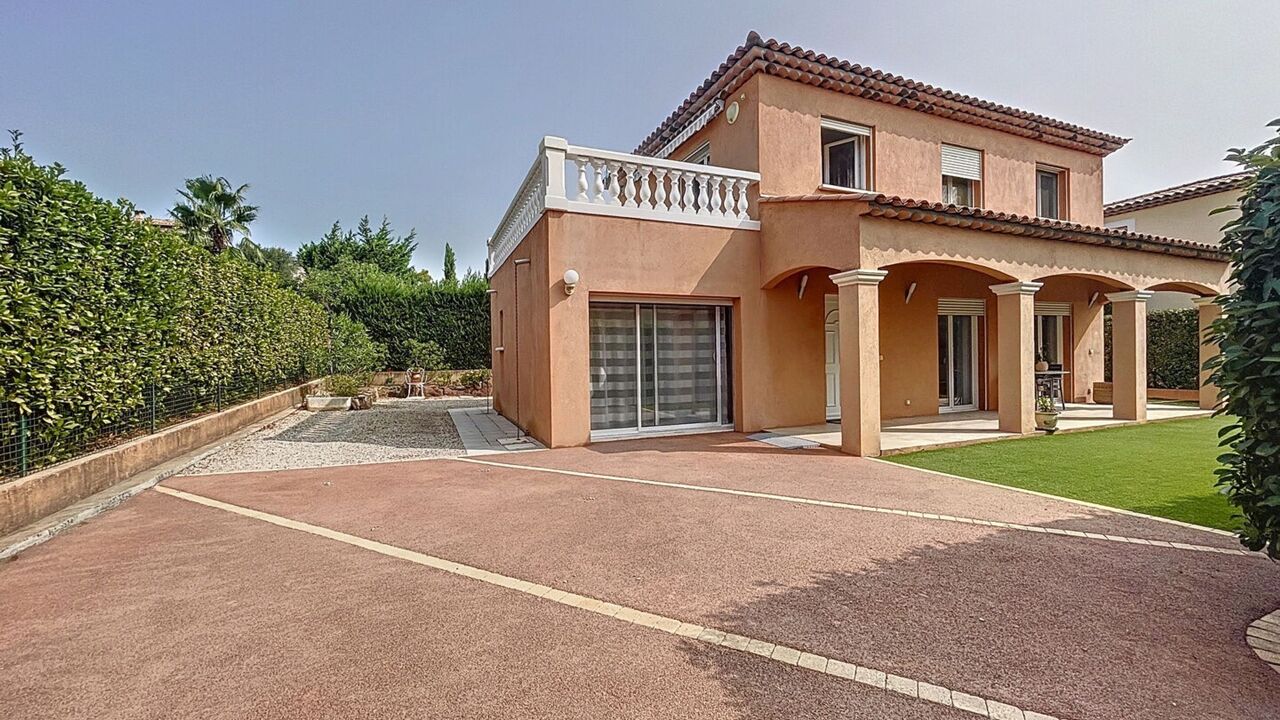 maison  pièces  m2 à vendre à Roquebrune-sur-Argens (83520)