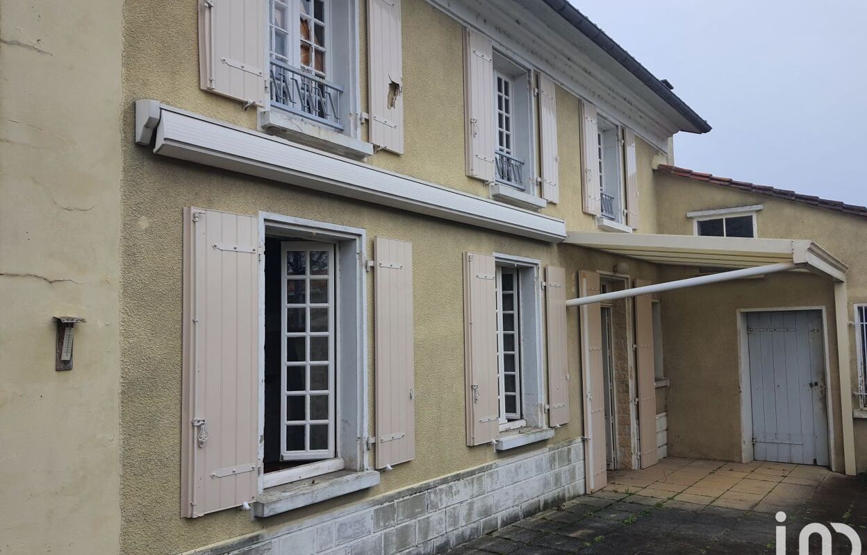 maison 6 pièces 144 m2 à vendre à Saint-Jean-d'Angély (17400)