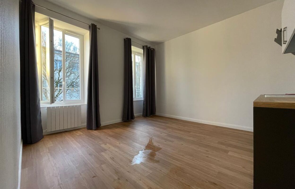 appartement 3 pièces 41 m2 à louer à Saintes (17100)