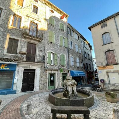 Immeuble  182000 €