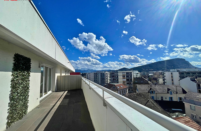 Appartement T4 en attique en hyper centre à proximité immédi — photo 2