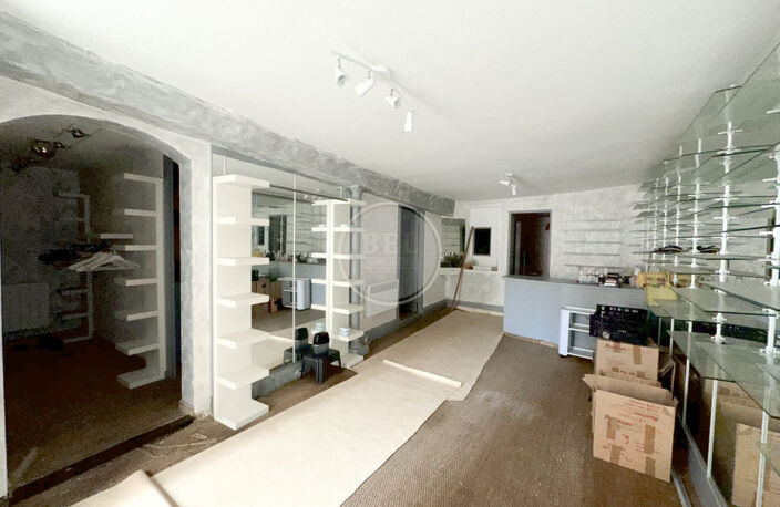 MAISON DE VILLE AVEC LOCAL COMMERCIAL — photo 5