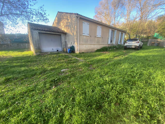 villa plain pied 95m2 ( A RÉNOVER !!), 4 chambres sur 2300 m — photo du bien