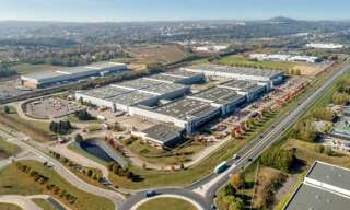 Commerce  6655 m² à louer à Vaulx-Milieu (38090)