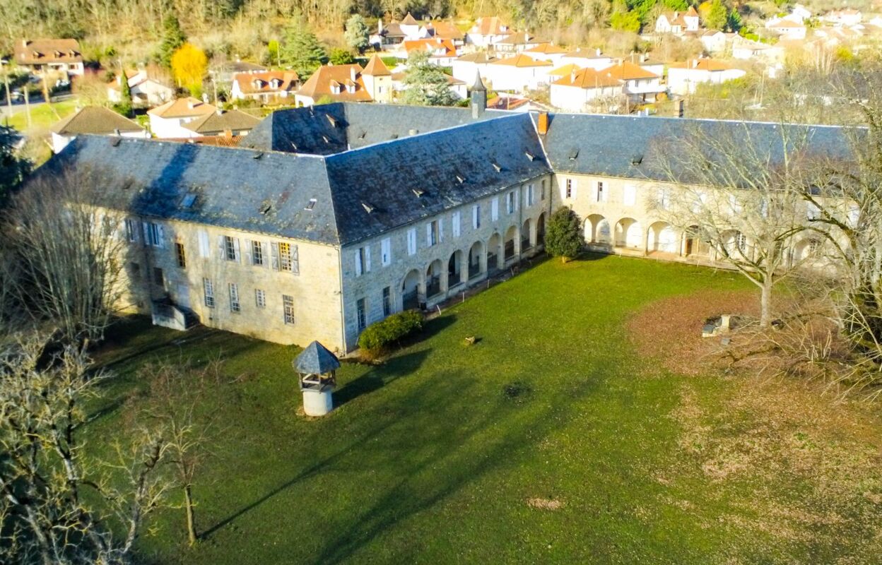 maison 60 pièces 2600 m2 à vendre à Saint-Céré (46400)