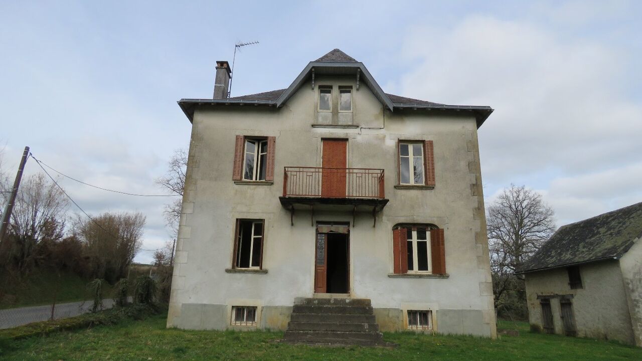 maison 6 pièces 232 m2 à vendre à Saint-Cyr-les-Champagnes (24270)