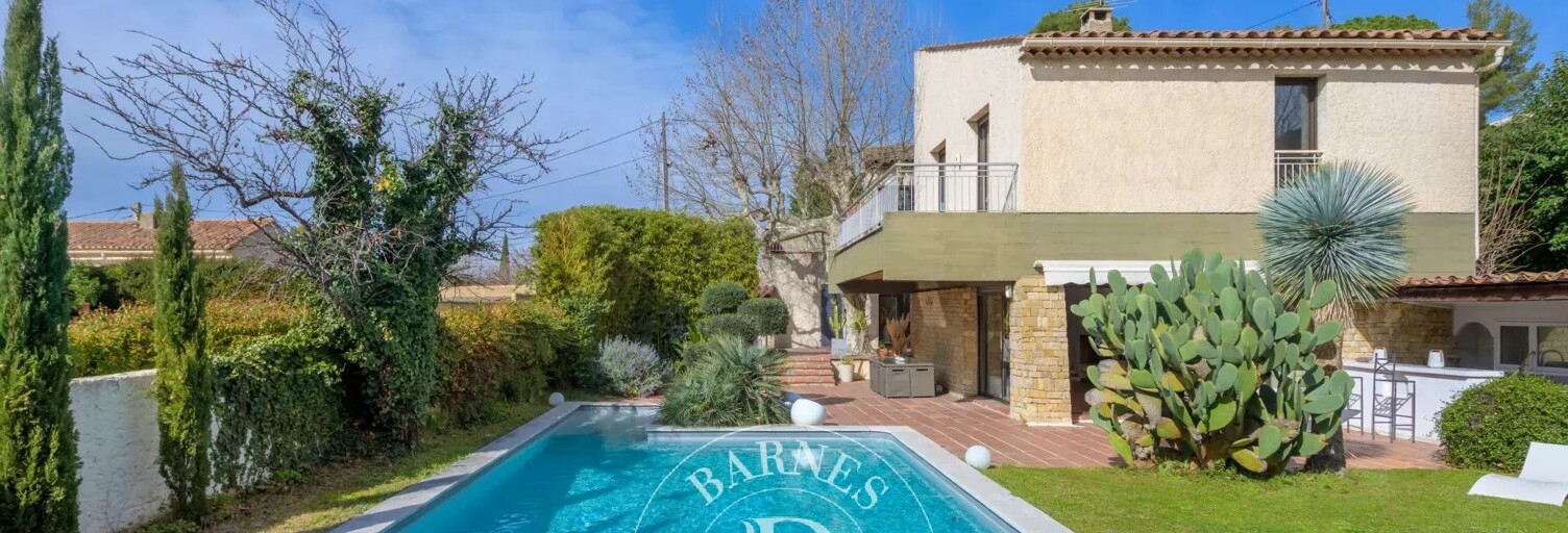 Maison 7 Pièces 240 m² à vendre à Marseille 9 (13009)