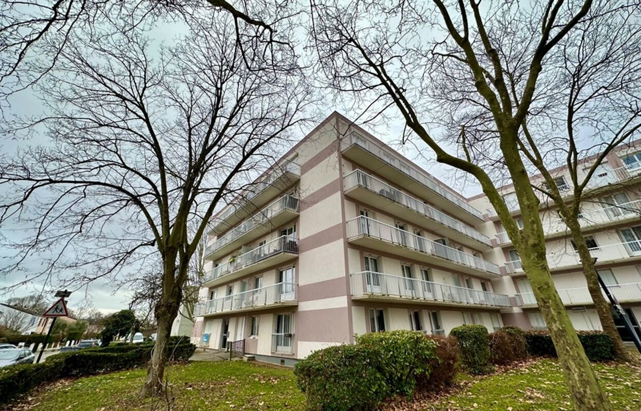 appartement 4 pièces 81 m2 à vendre à Magny-les-Hameaux (78114)