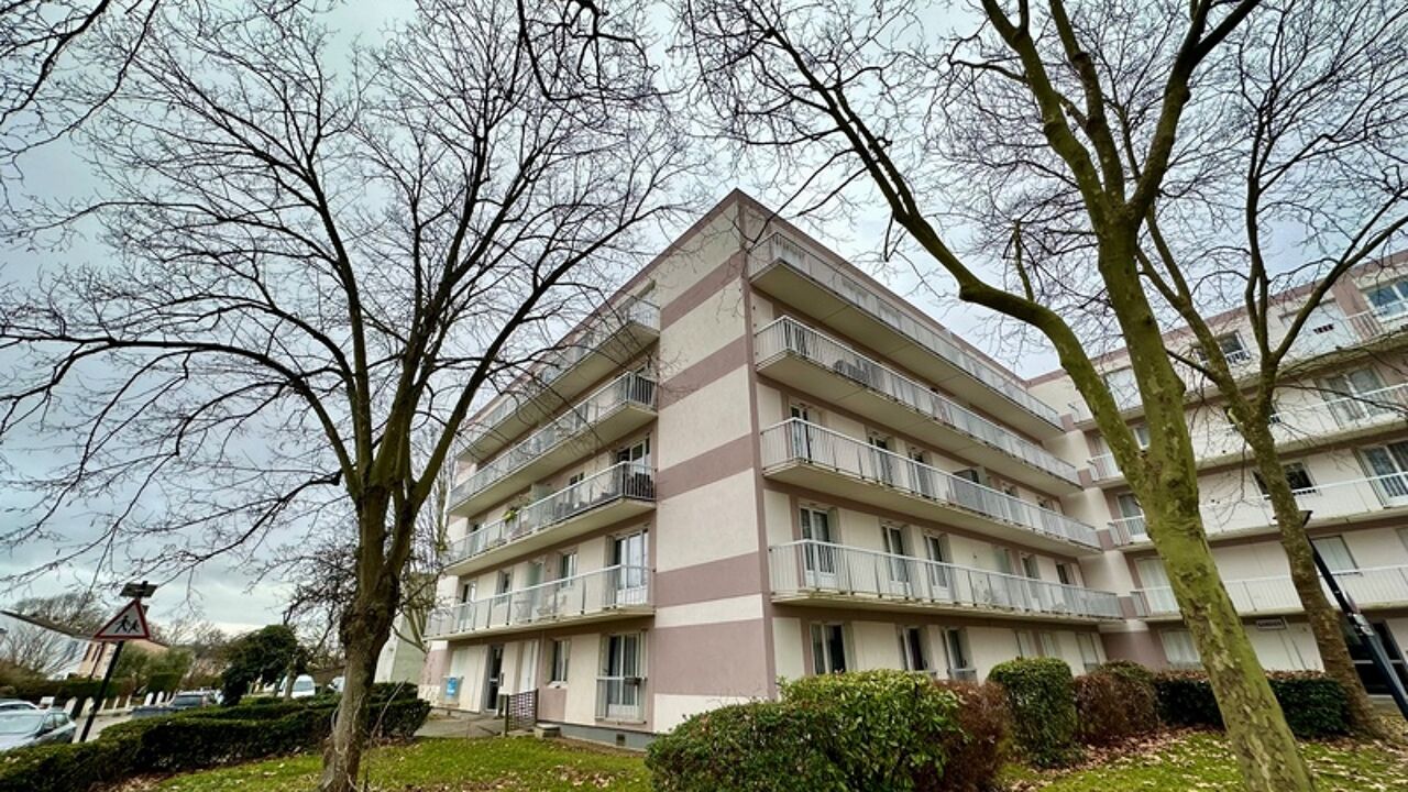 appartement 4 pièces 81 m2 à vendre à Magny-les-Hameaux (78114)