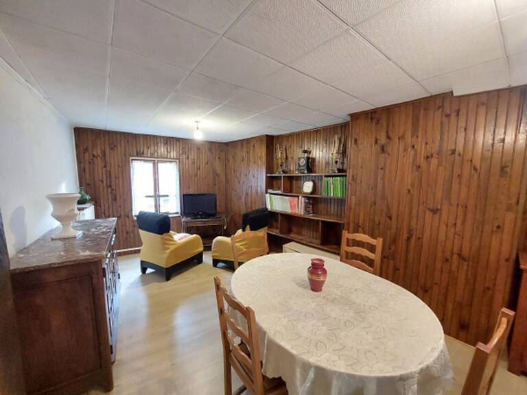 Maison avec garage — photo 1
