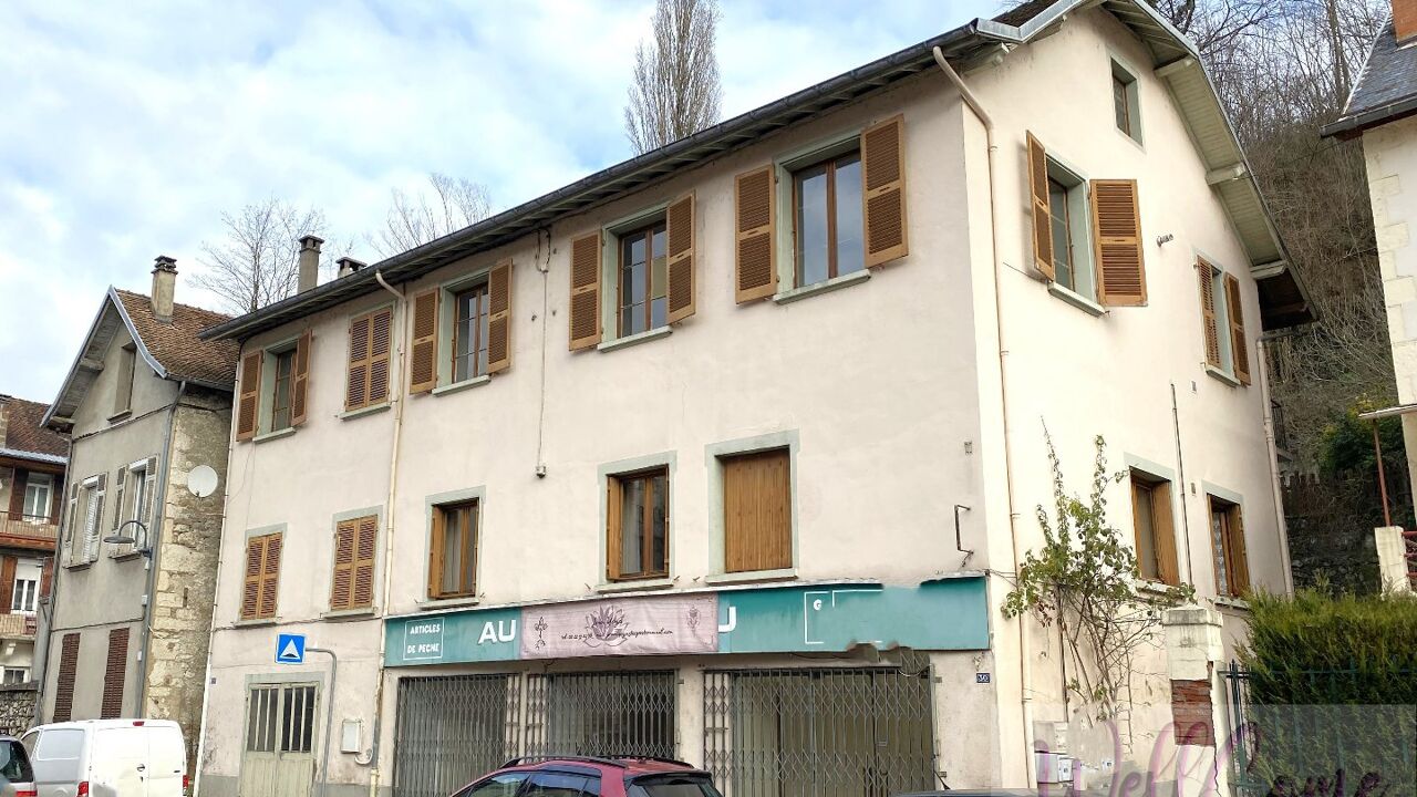 immeuble  pièces 365 m2 à vendre à Le Pont-de-Beauvoisin (73330)