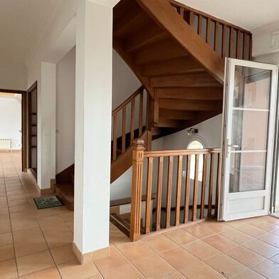 Maison 10 pièces 320 m²