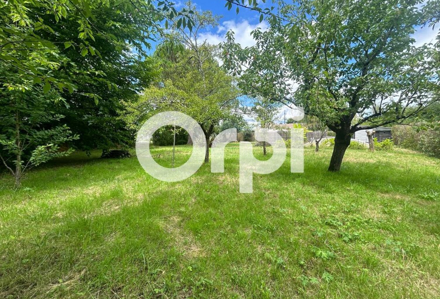 Terrain St Loubes 1100 m2 division possible en deux terrains — photo 1