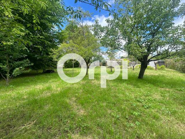 Terrain St Loubes 1100 m2 division possible en deux terrains — photo du bien