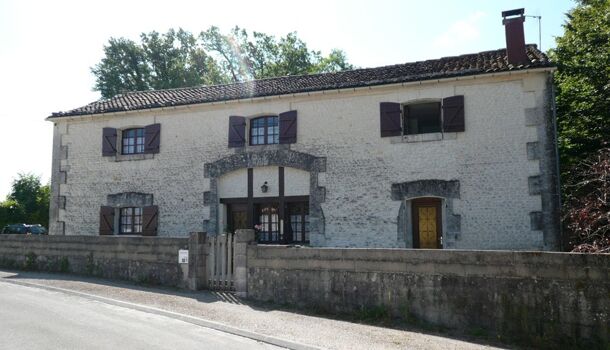 Villa / Maison 9 pièces  à vendre Salles-d'Angles 16130