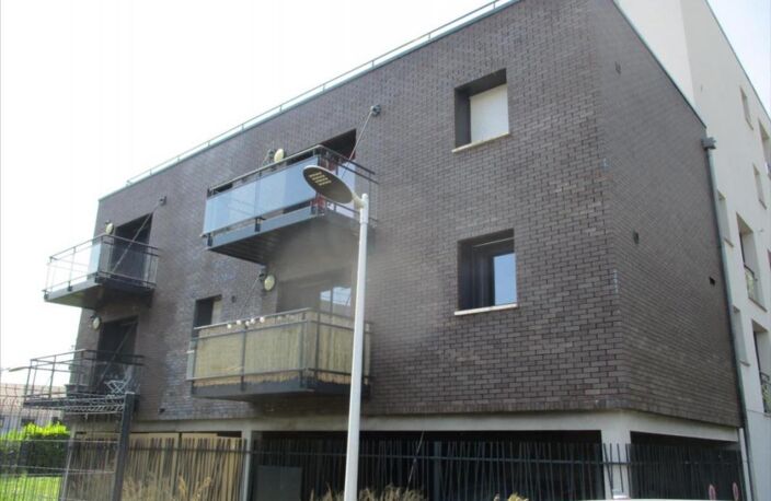 A VENDRE SECLIN F3 DANS RESIDENCE AVEC ASCENSEUR 2 STATIONNEMENT — photo 3