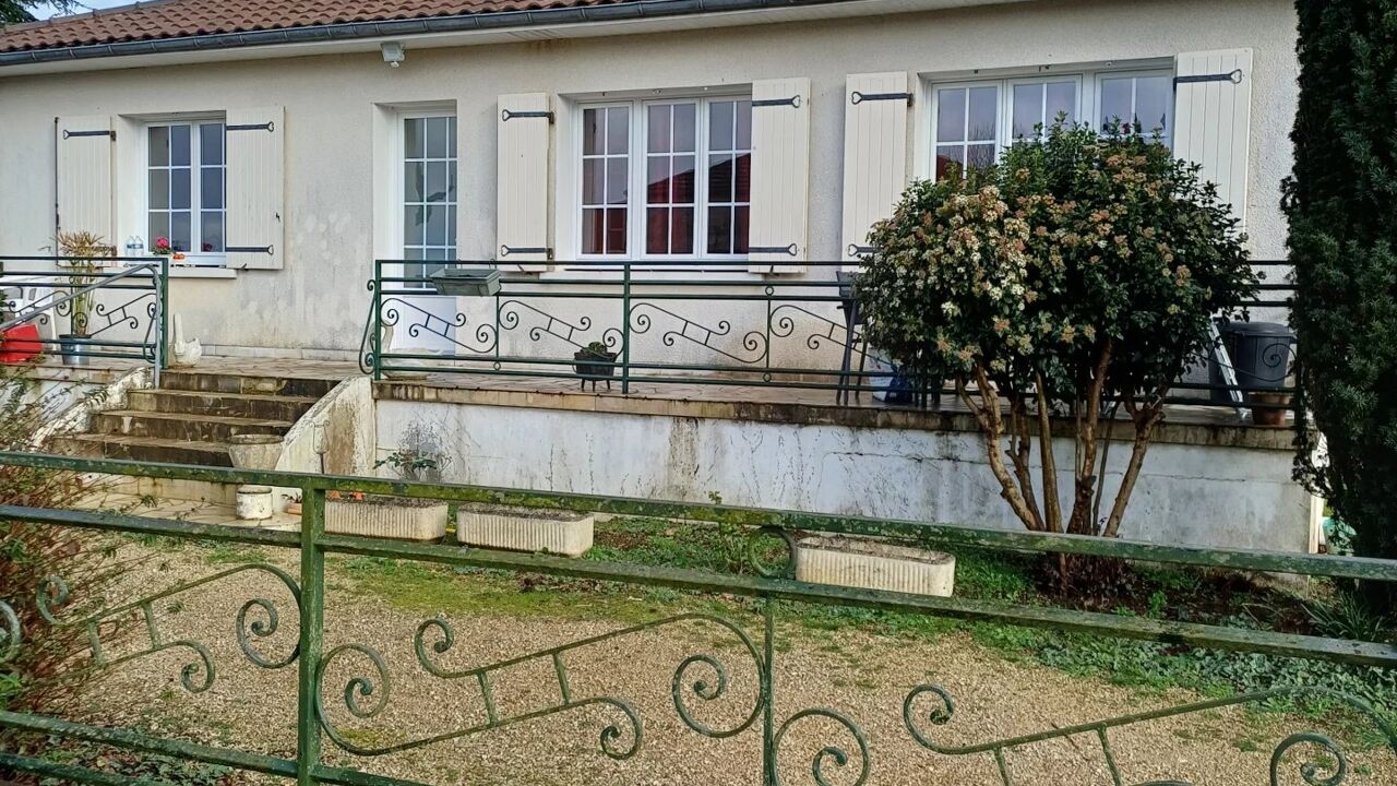 maison 5 pièces 85 m2 à vendre à Ruffec (16700)