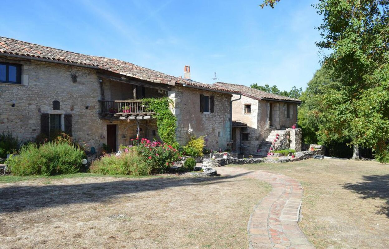 maison 12 pièces 330 m2 à vendre à Gaillac (81600)