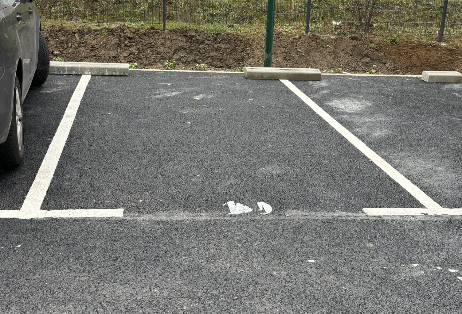 PARKING — photo 1