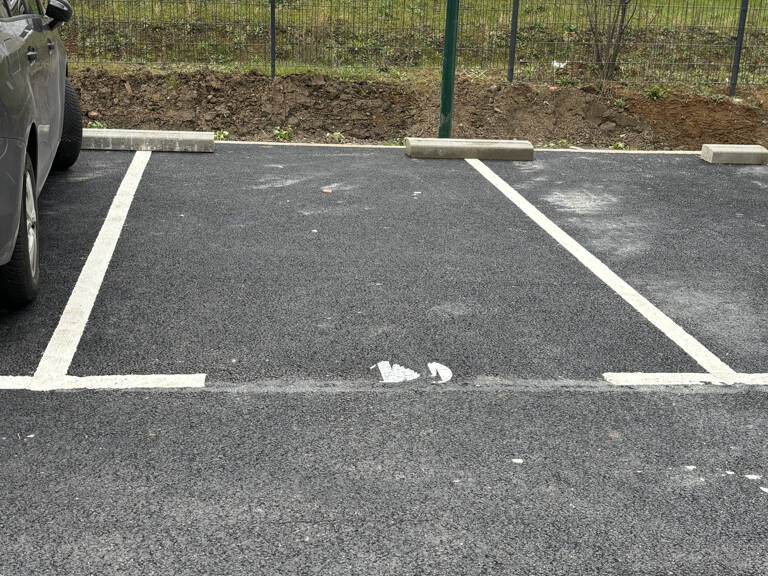 PARKING — photo 1