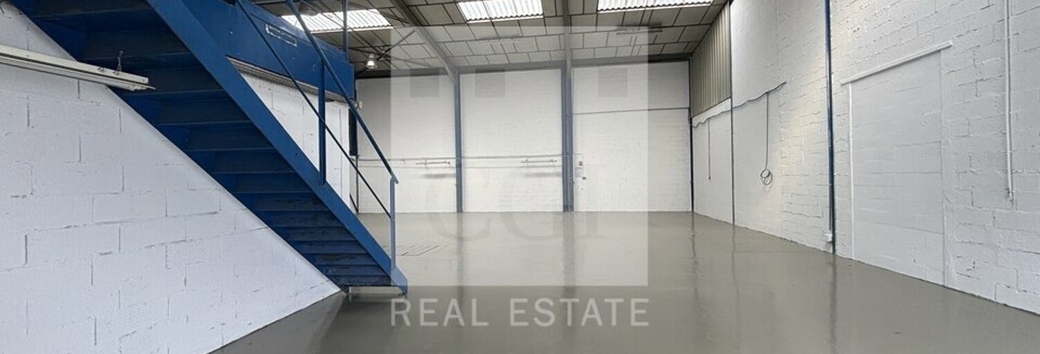 Commerce  350 m² à louer à Chassieu (69680)