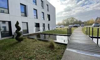 Bureau  2314 m² à louer à Saint-Priest (69800)