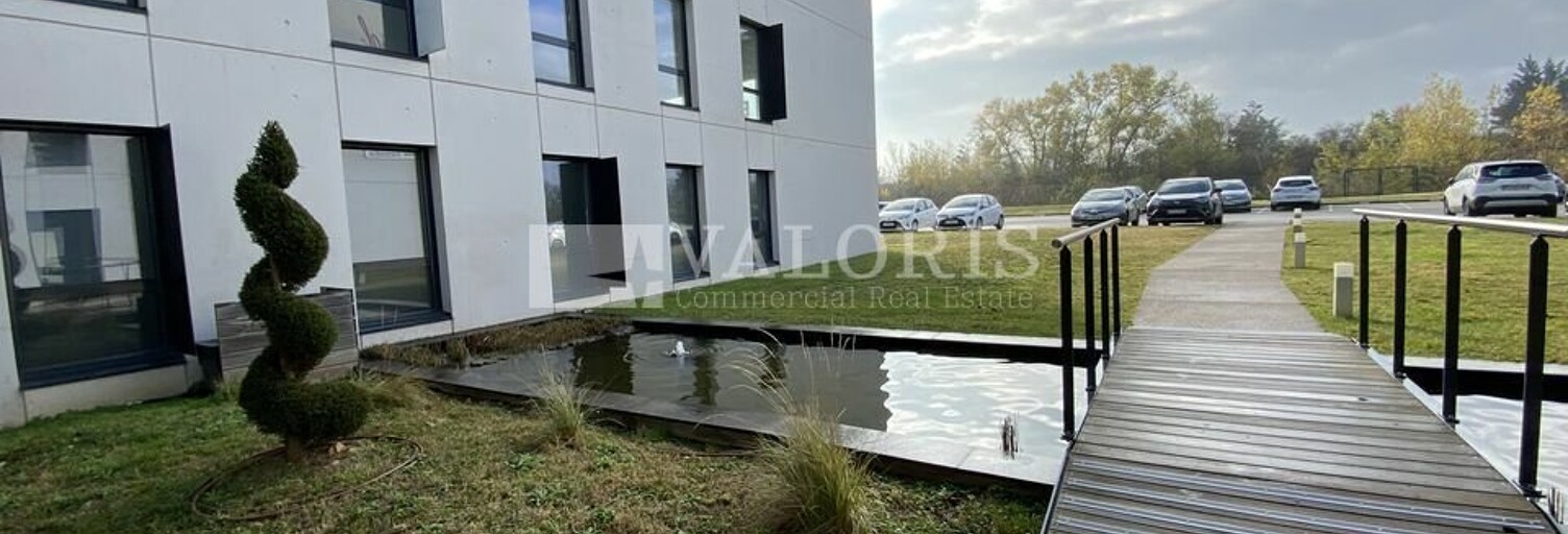 Bureau  2314 m² à louer à Saint-Priest (69800)