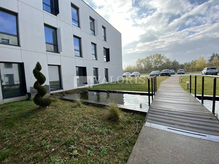 BUREAUX à LOUER — photo 1