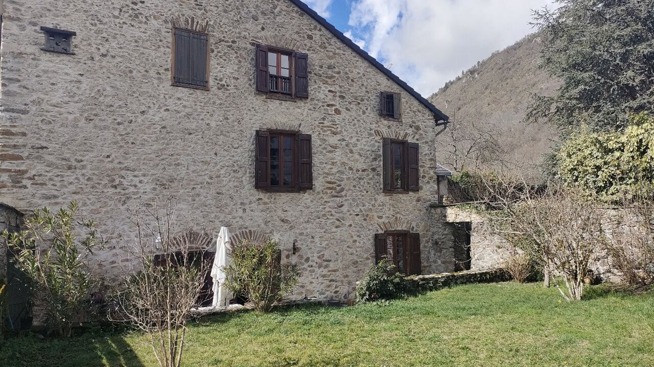 maison 10 pièces 240 m2 à vendre à Tarascon-sur-Ariège (09400)