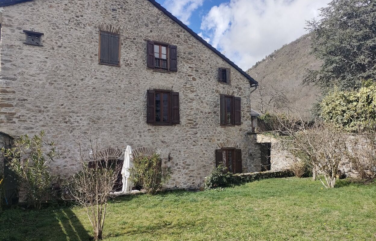 maison 10 pièces 240 m2 à vendre à Tarascon-sur-Ariège (09400)