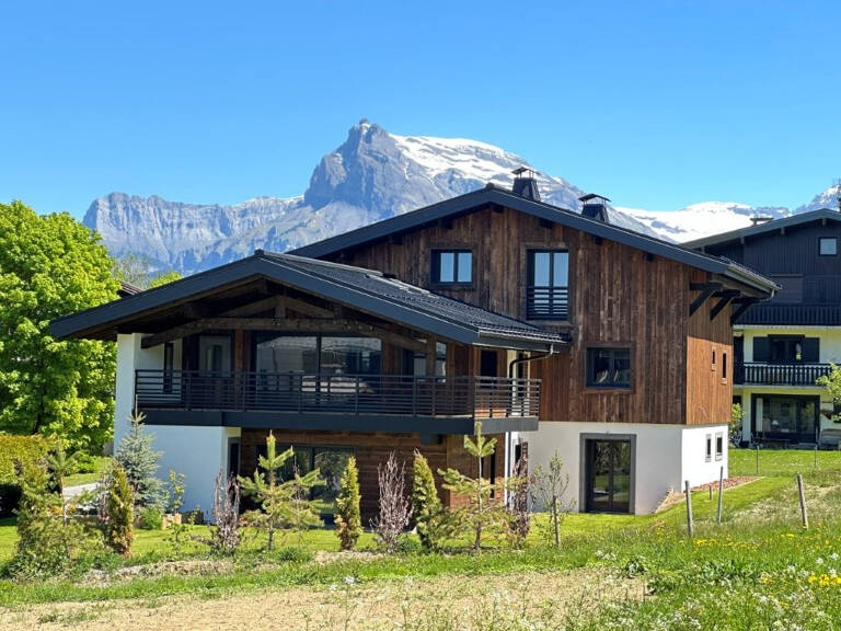 MEGEVE Chalet de 350 m² + 40 m² de garage sur terrain 790 m²  EN FRAIS DE NOTAIRE REDUITS en cours de réalisation — photo 1