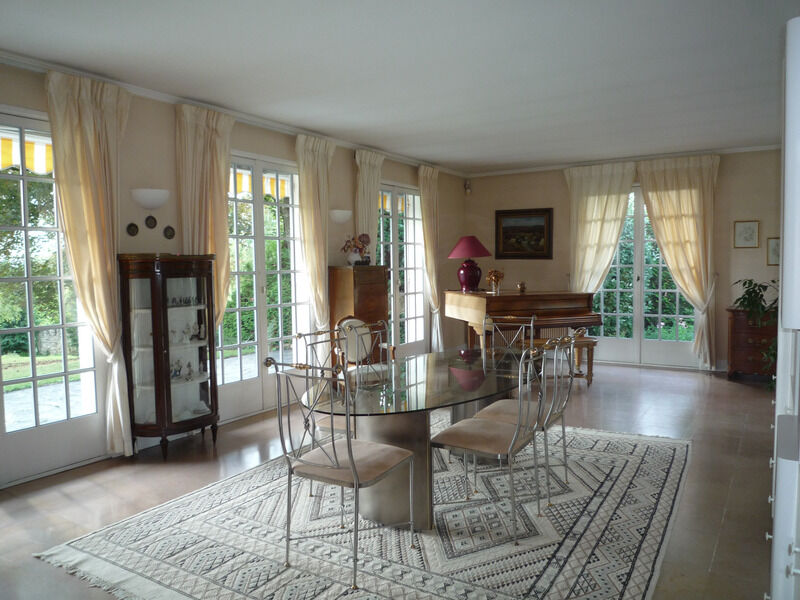 Villa / Maison 10 pièces  à vendre Château-Thierry 02400