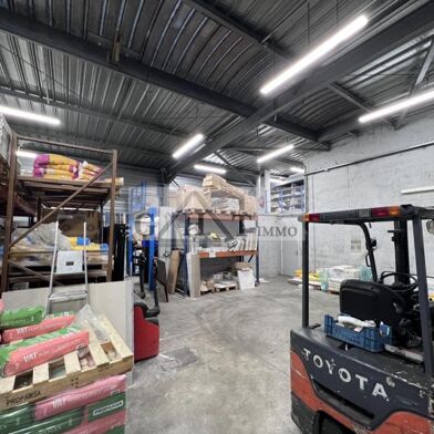 Local industriel 920 m²