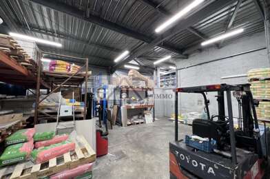 Local industriel  7660 €