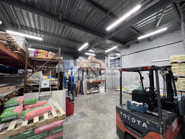 ENTREPOT A LOUER DE 920M² — photo du bien