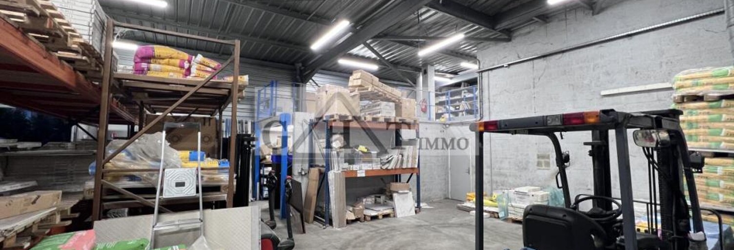 Local industriel  920 m² à louer à Le Thillay (95500)