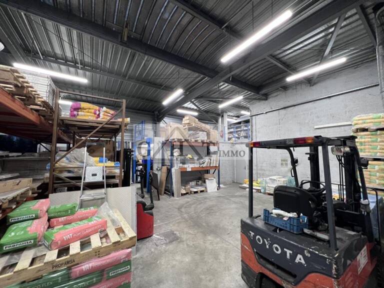 ENTREPOT A LOUER DE 920M² — photo 1
