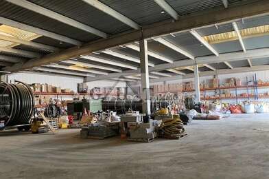 Local industriel  3890 €